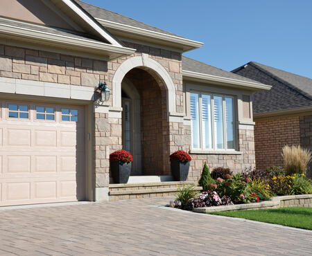 House and driveway using Finesse, Vivace and Ortana products from Brampton Brick